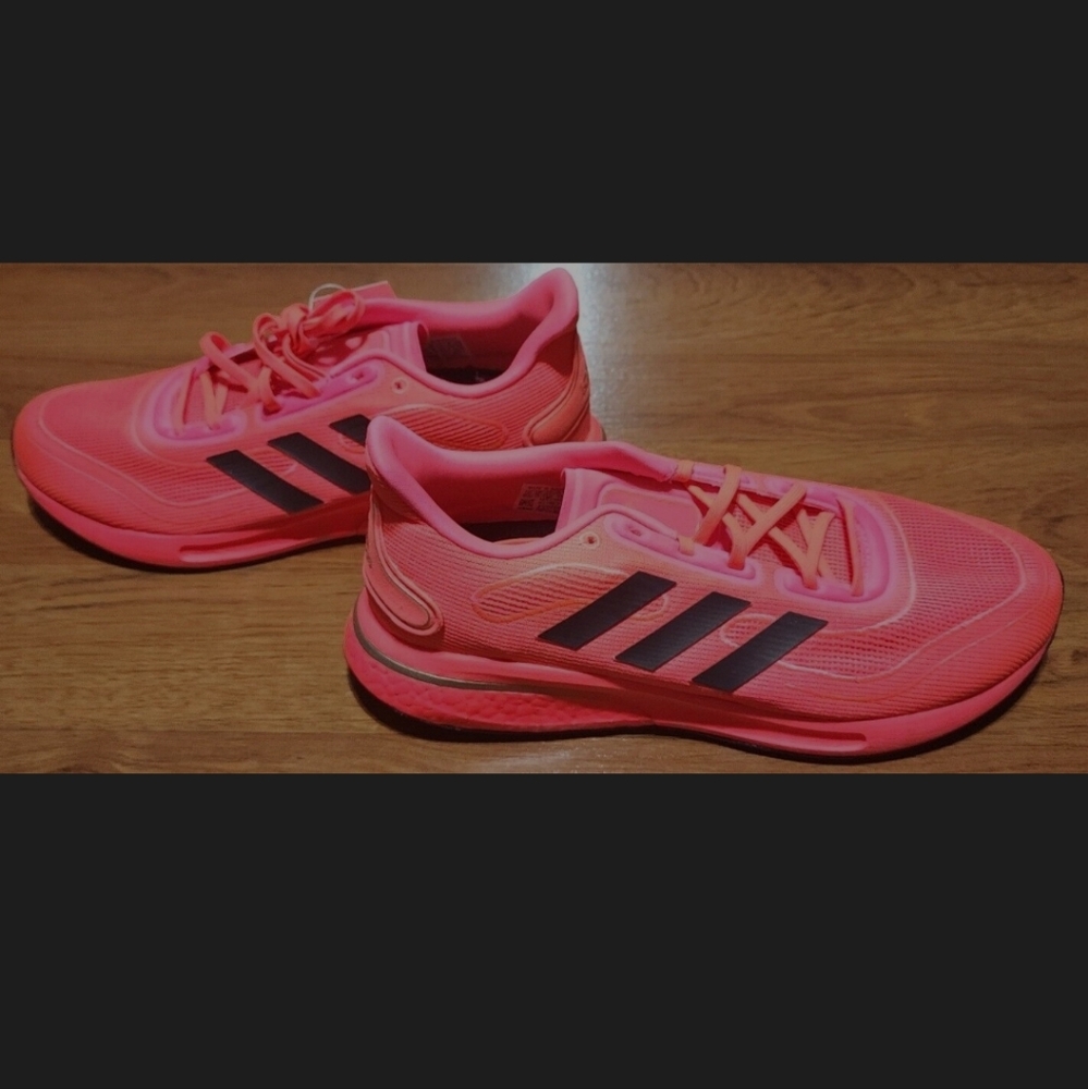 Adidas, sneakers, women’s size 7,5
